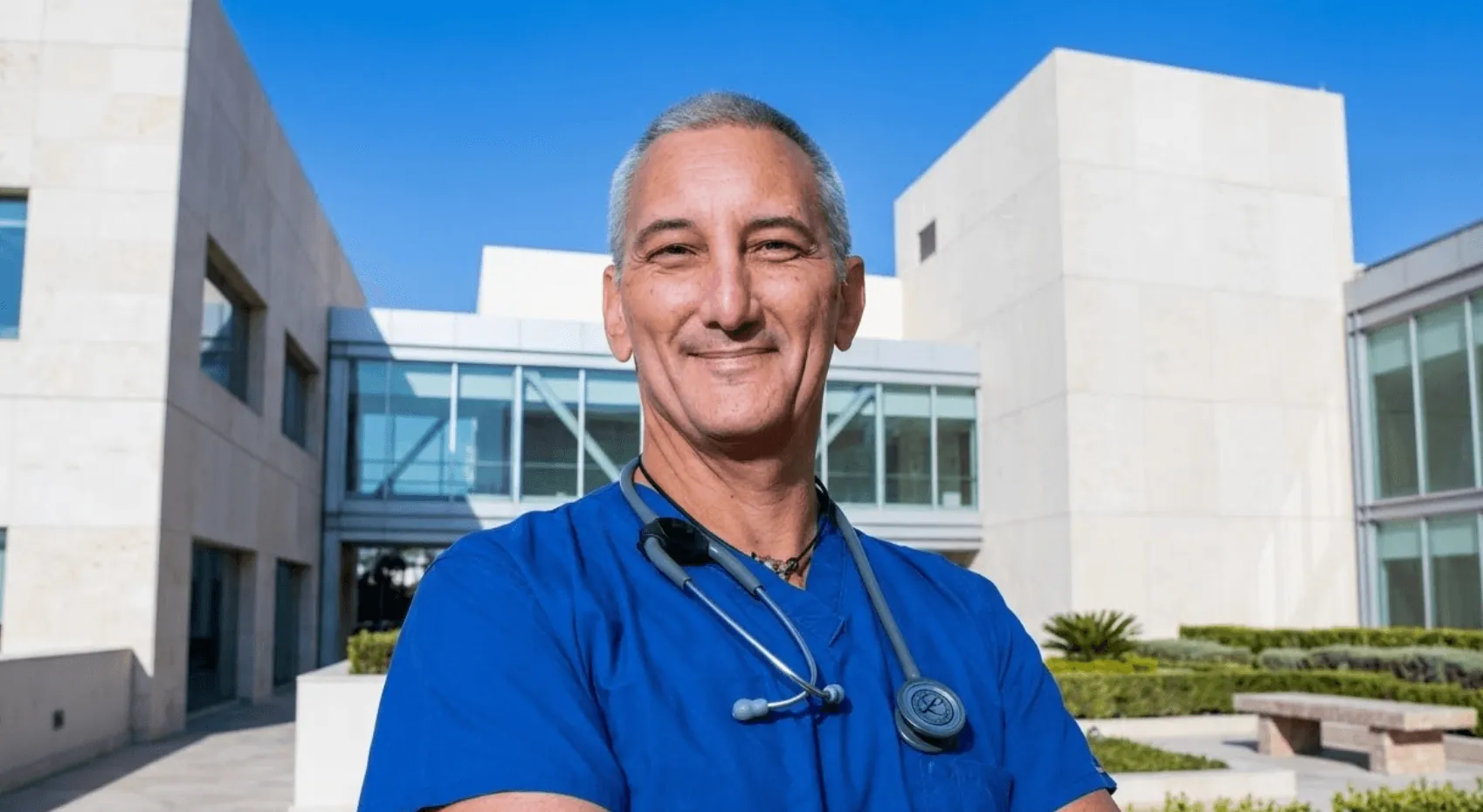 Dr. Denzil E. Garteiz